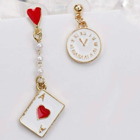 Alice in Wonderland Mismatch Dangle Earrings - Picture 4 of 6